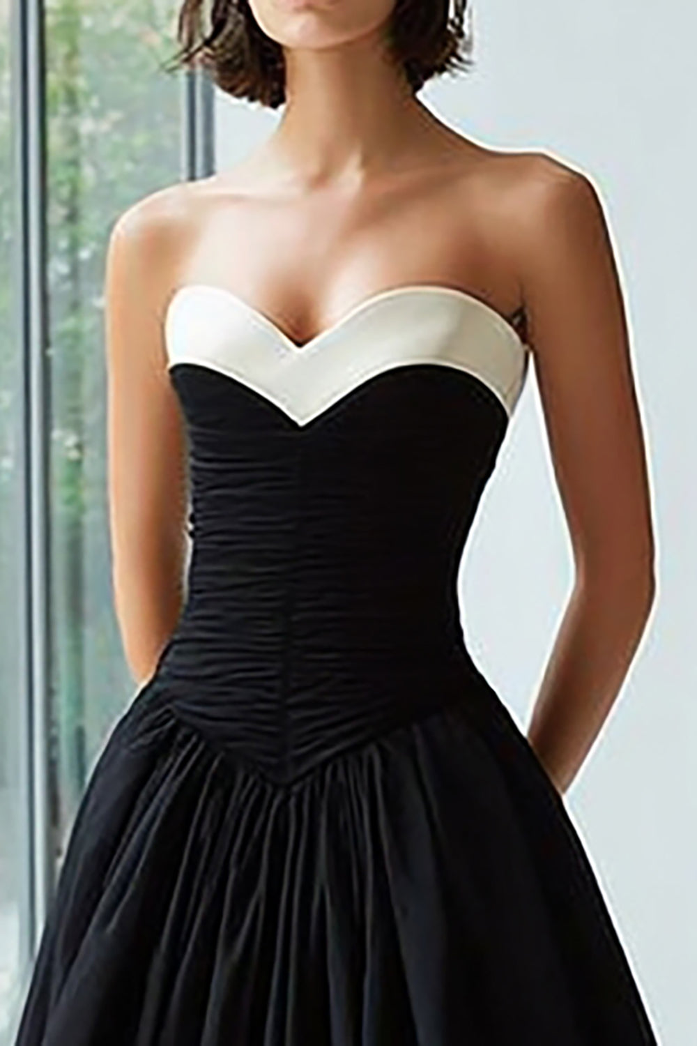 Elegant Black and White Ruched A-Line Strapless Formal Dress