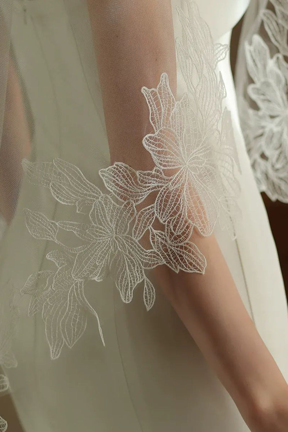Ivory Lace Embroidered Bridal Veil With Comb Attachment
