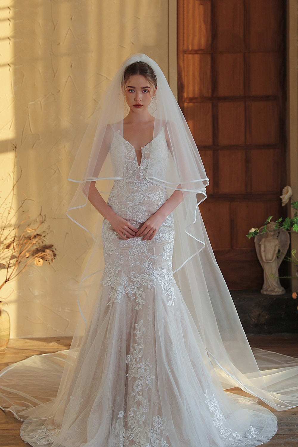 Elegant Ivory Chapel Length Bridal Veil