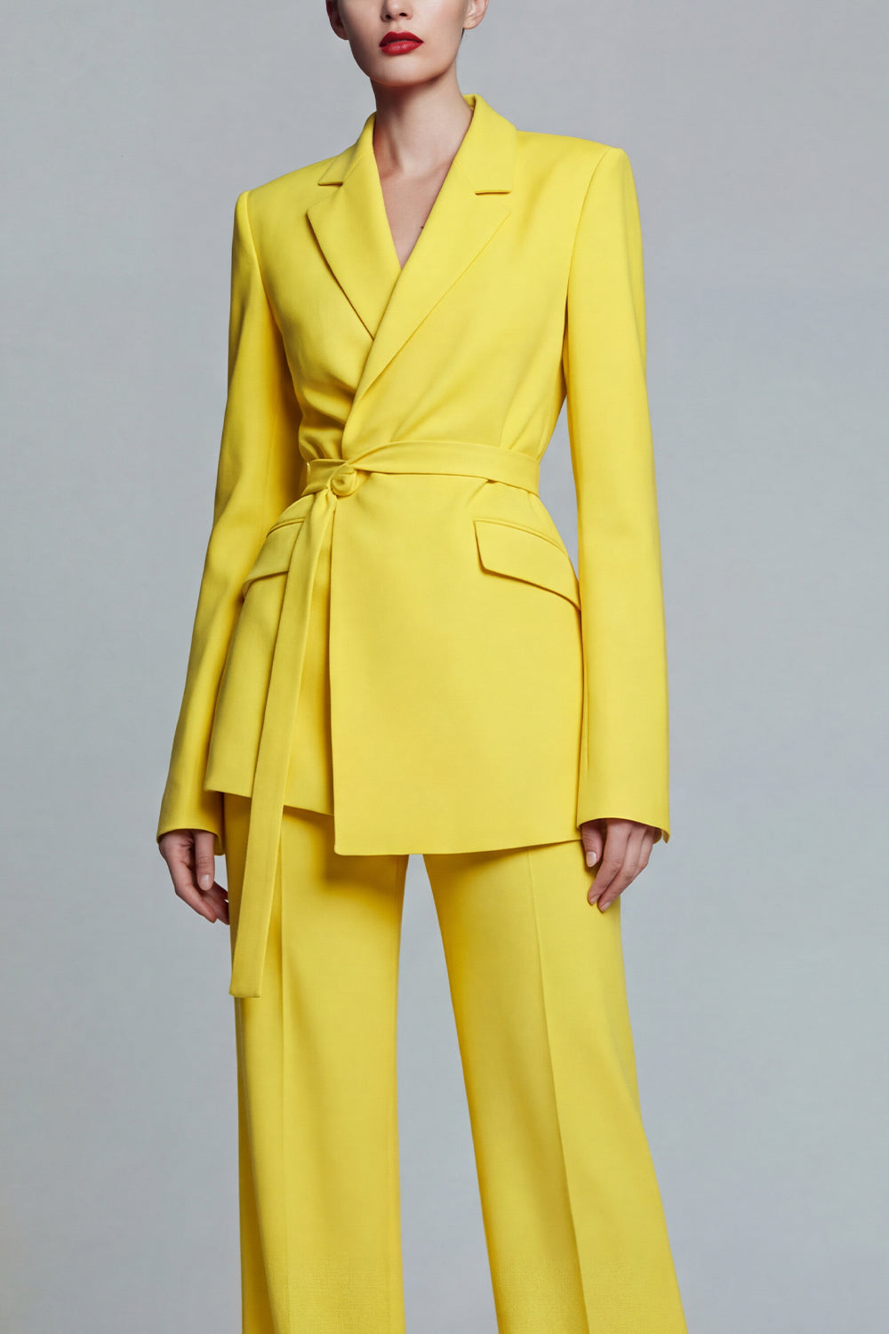 Notched Lapel Yellow 2 Piece Women Suits with Sash