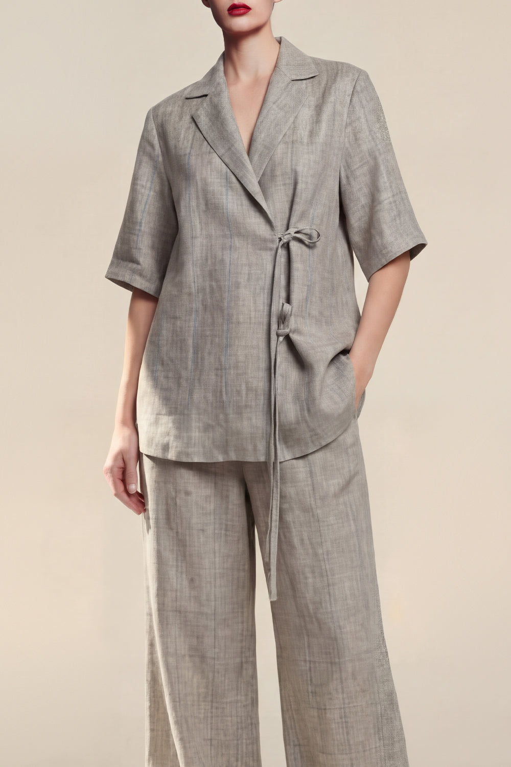 Notched Lapel 2 Piece Grey Women's Linen Suits with Half Sleeves