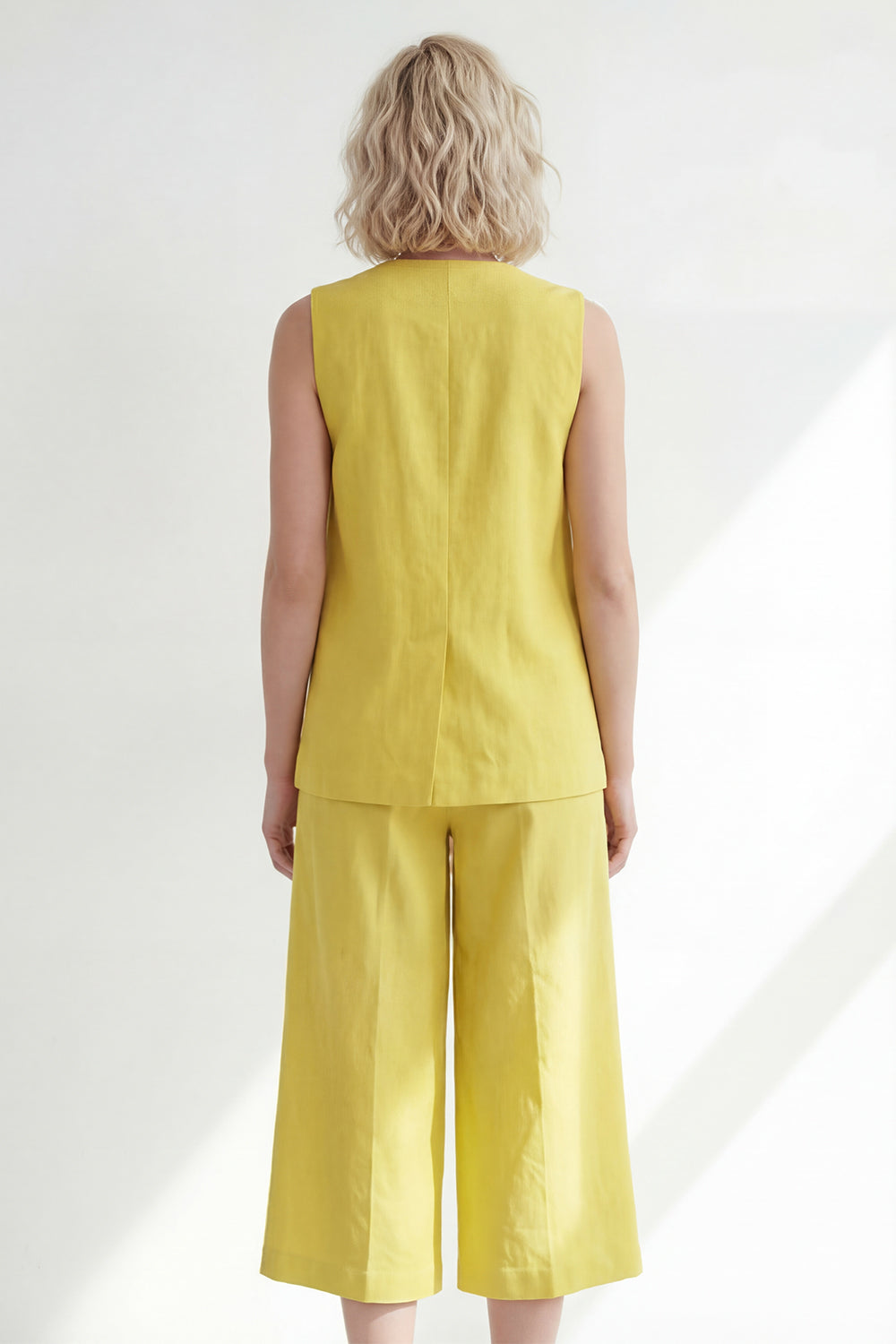 Yellow 2 Piece Sleeveless Women's Linen Suits with Pockets