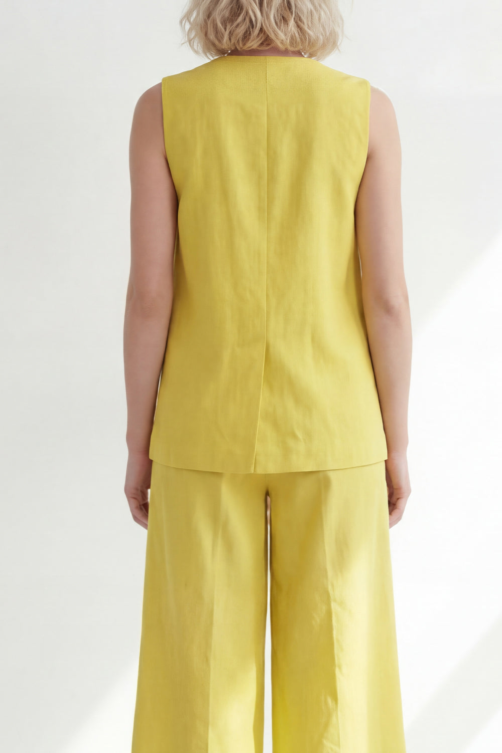 Yellow 2 Piece Sleeveless Women's Linen Suits with Pockets