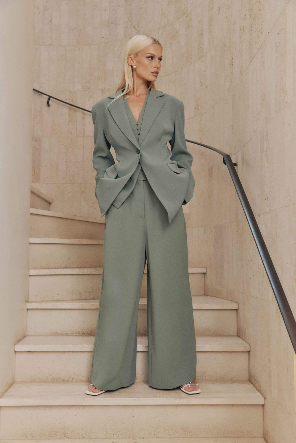 CURAAE Antara Slim Fit Blazer in Green