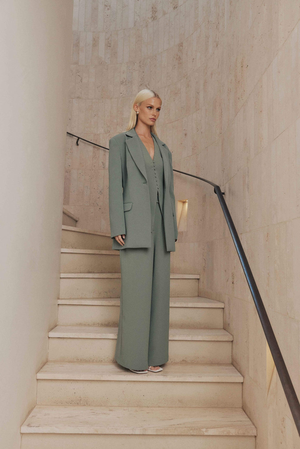 CURAAE Antara Slim Fit Blazer in Green