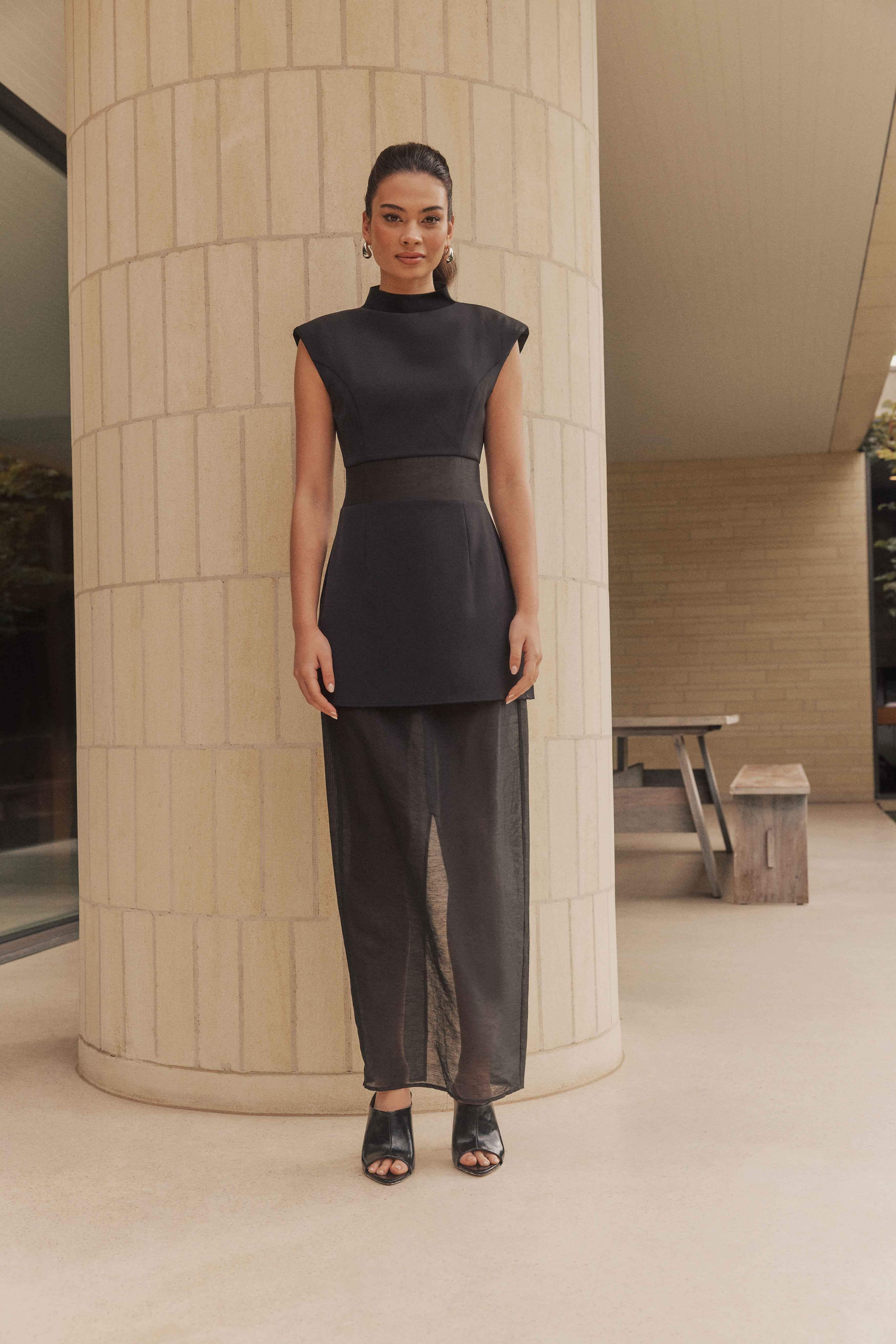 CURAAE Bond Sleeveless Mesh Maxi Dress in Black