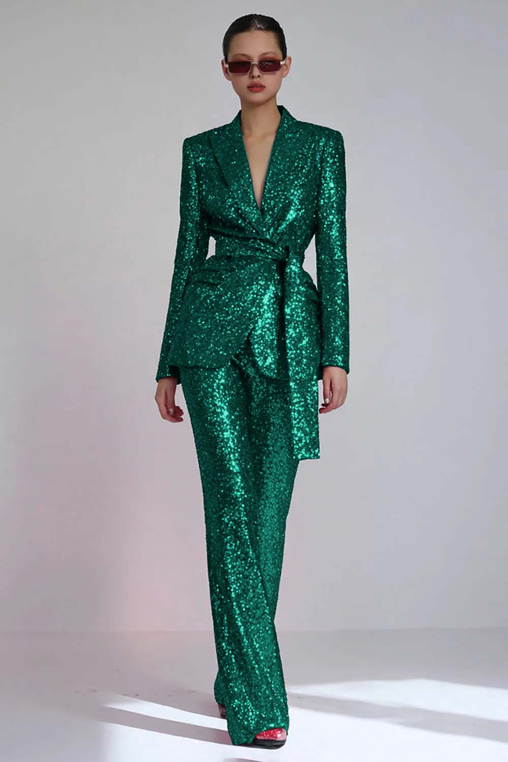 Red Peak Lapel 2-Piece Women Prom Suits with Sequins