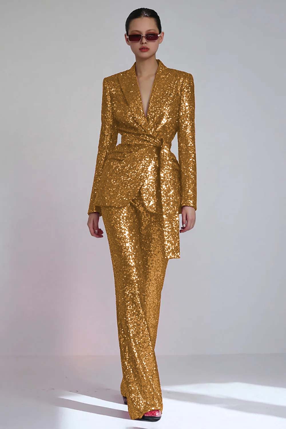 Red Peak Lapel 2-Piece Women Prom Suits with Sequins